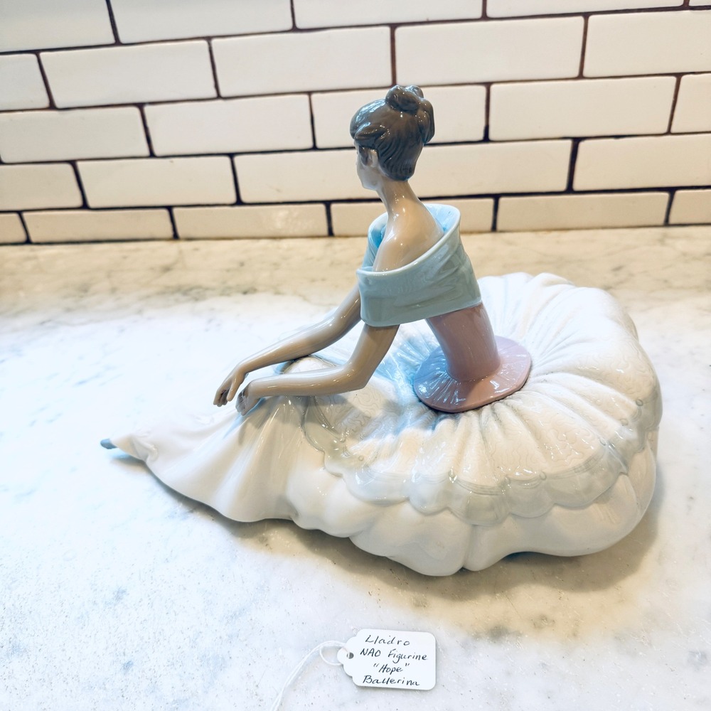 NAO Lladro Ballerina Figurine "Hope" Collectible Home Decor Ceramic #1266 - Picture 5 of 8